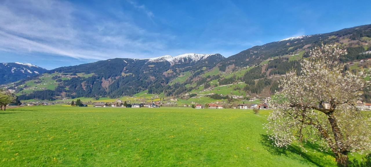 Alpenzeit Zillertal Apartments Zell am Ziller Exterior photo