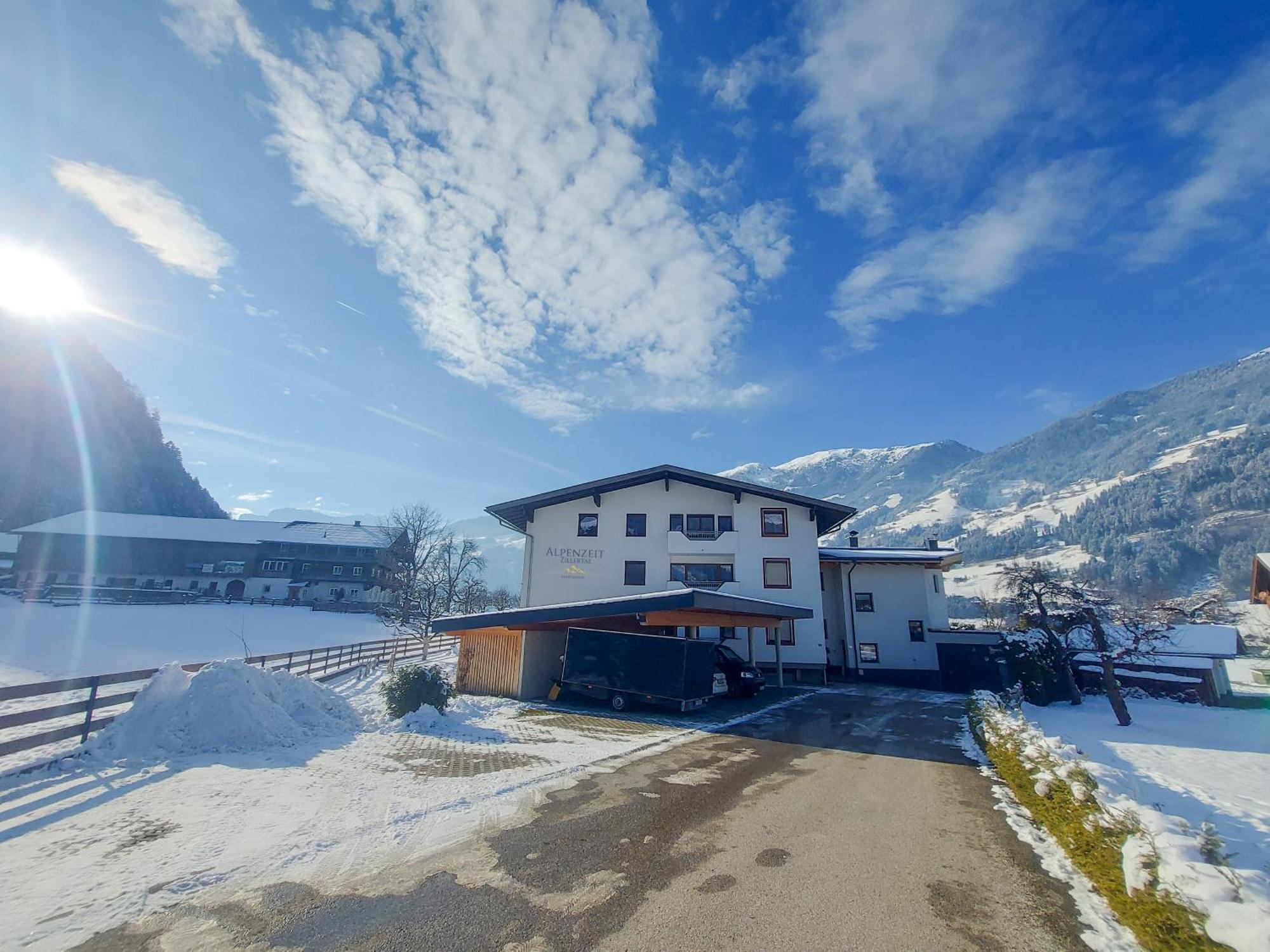 Alpenzeit Zillertal Apartments Zell am Ziller Exterior photo