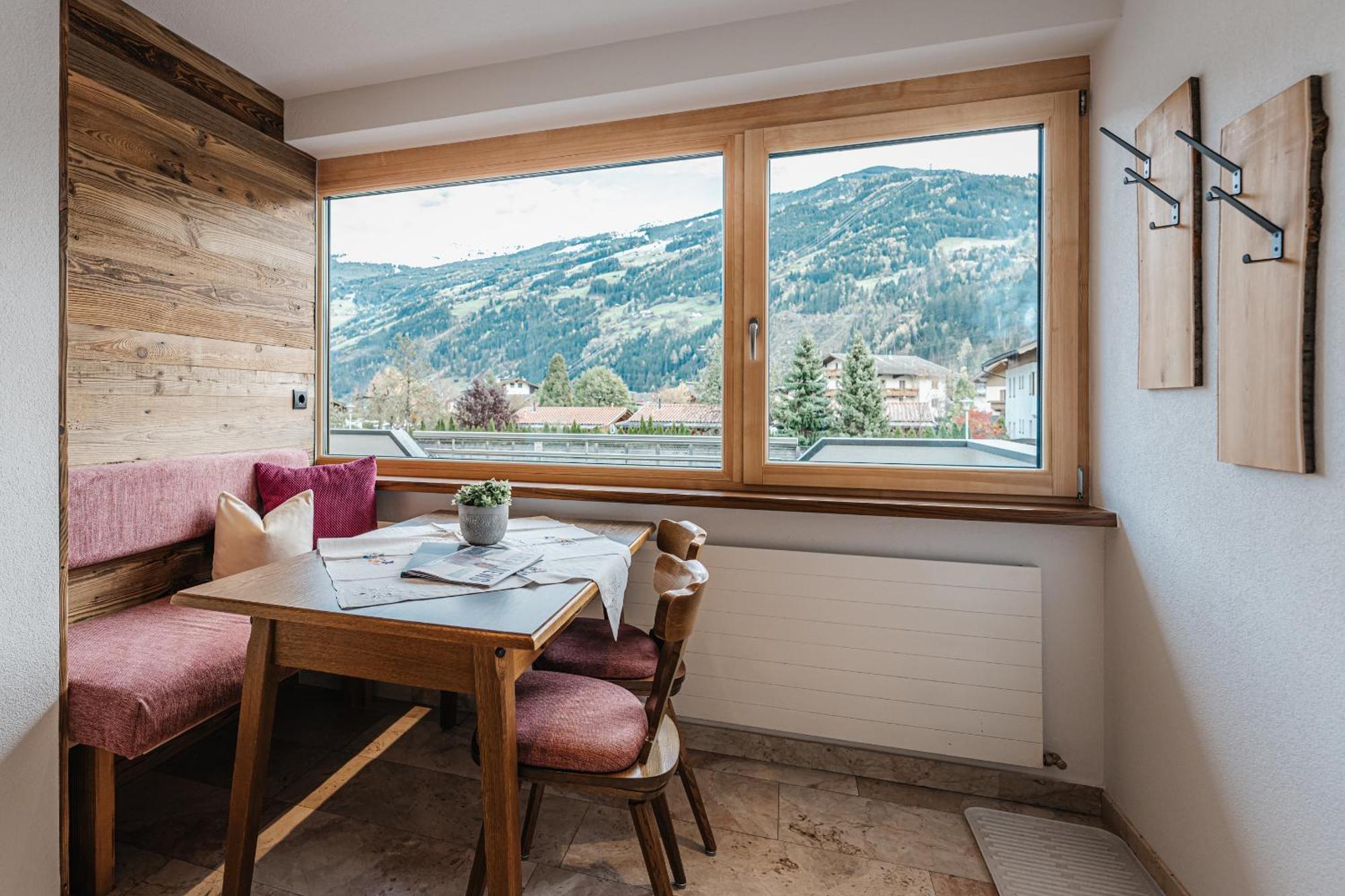 Alpenzeit Zillertal Apartments Zell am Ziller Room photo